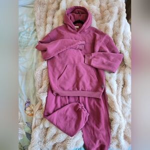 Comfrt Minimalist Hoodie Cozy Hoodie and Sweatpants Set Berry Color